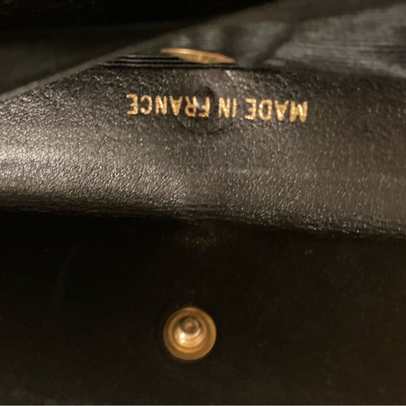 Beautiful Chanel Journal leather cover:a treasure! 7 1/2in x 9 1/2in.Chanel box. - Picture 8 of 8